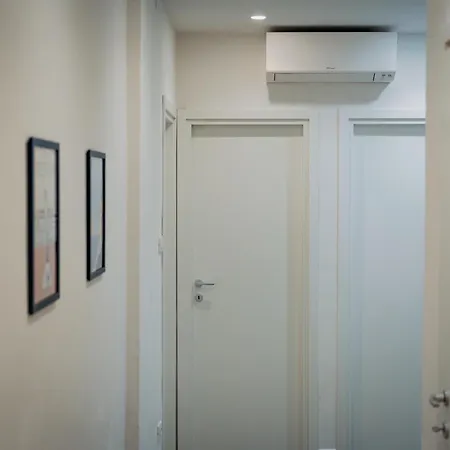 Centro Storico Moderno Trilocale Con Balcone Apartamento