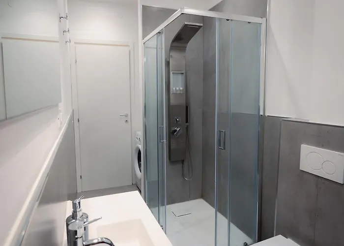 Centro Storico Moderno Trilocale Con Balcone Appartement Trieste