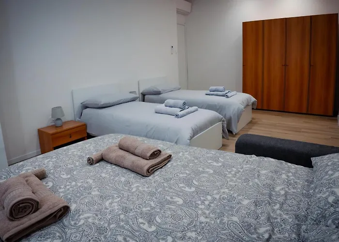 Centro Storico Moderno Trilocale Con Balcone